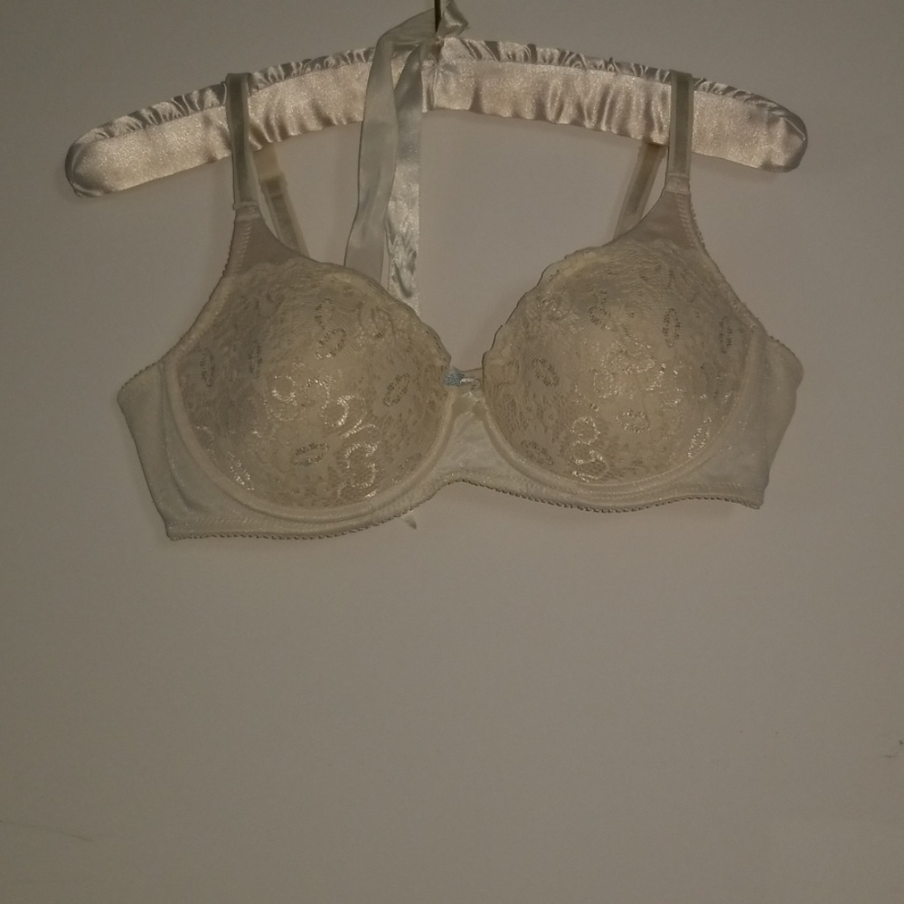 A best for push up comfy lace cream bra